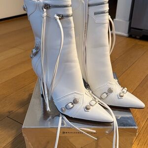 Azalea Wang White Heeled Boots with Silver Accents